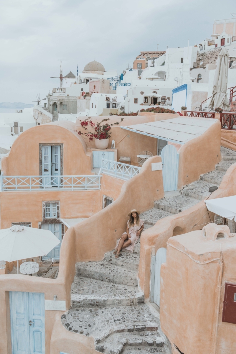 The Ultimate Travel Guide to Oia, Santorini